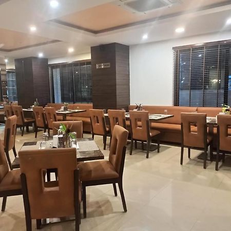 Rns One Hotel Subrahmanya Kültér fotó