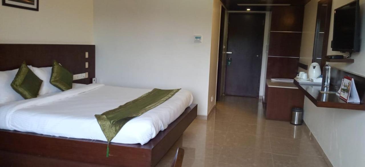 Rns One Hotel Subrahmanya Kültér fotó