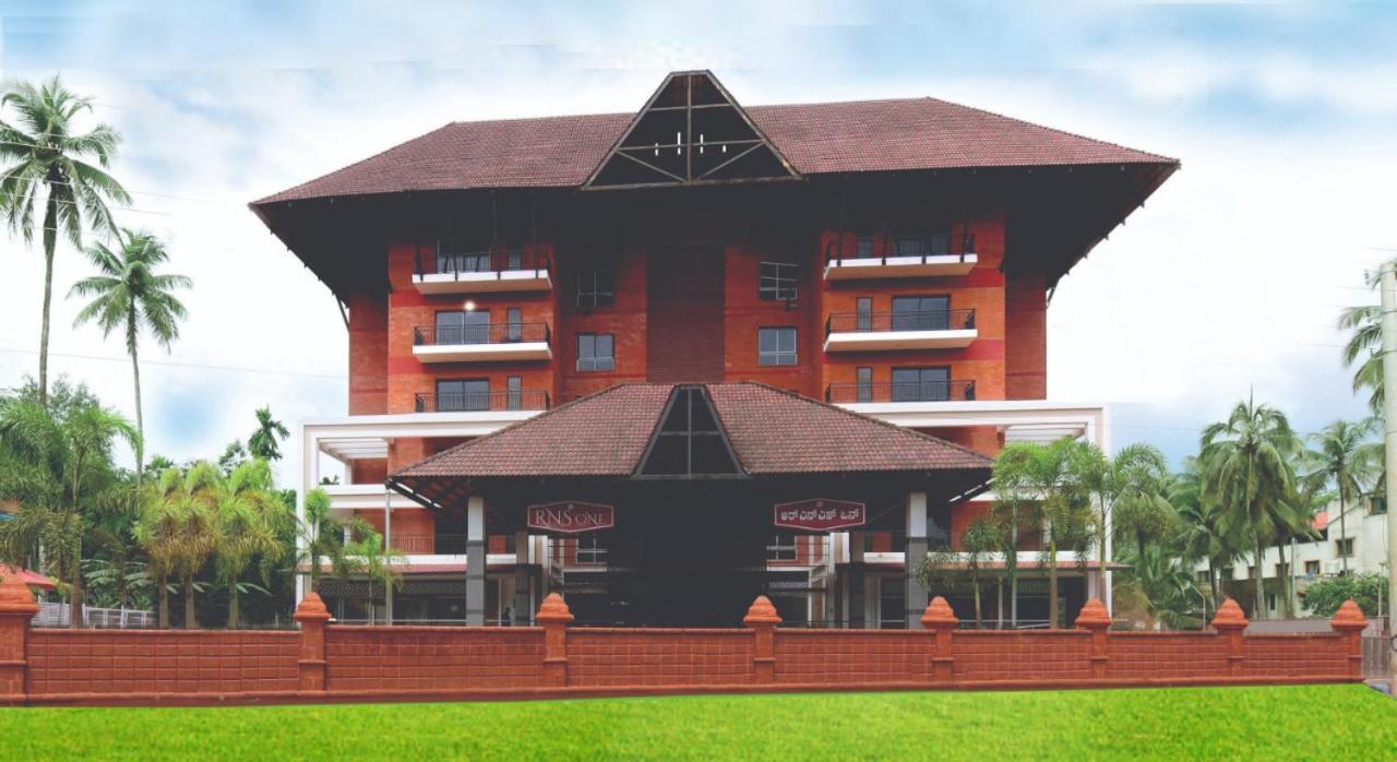 Rns One Hotel Subrahmanya Kültér fotó